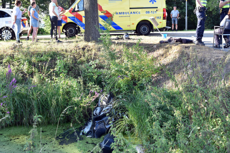 Motorrijder en passagier gewond bij ongeval in Delwijnen