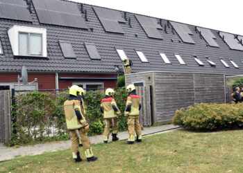 Brand in spouwmuur woning Zuilichem, oorzaak onduidelijk