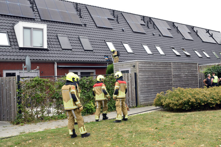 Brand in spouwmuur woning Zuilichem, oorzaak onduidelijk