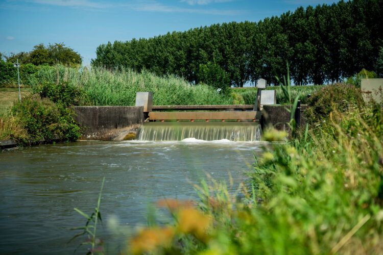 Droogte in rivierengebied houdt aan, Waterschap Rivierenland vult watersysteem maximaal