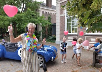 Juf Ingrid neemt na 41 jaar afscheid van Basisschool Oudendijk