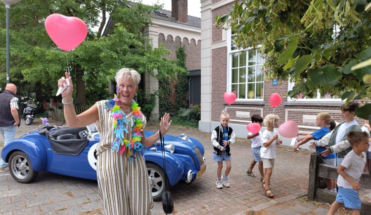 Juf Ingrid neemt na 41 jaar afscheid van Basisschool Oudendijk