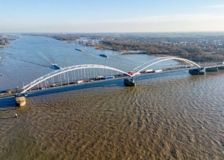 Forum voor Democratie stelt vragen over vrachtverbod op Merwedebrug