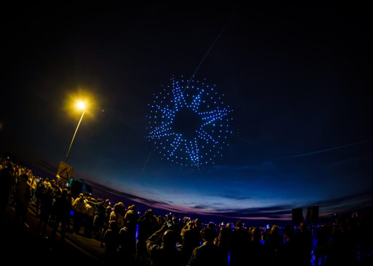 [Fotoserie] Honderden bezoekers genieten van indrukwekkende droneshow tijdens Havendagen Werkendam