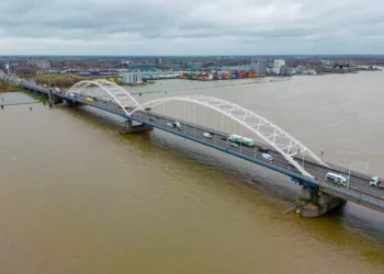 FVD wil snelle oplossing en compensatie voor gedupeerde transporteurs na vrachtverbod Merwedebrug
