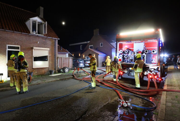 Man gewond bij woningbrand Ammerzoden, woning onbewoonbaar