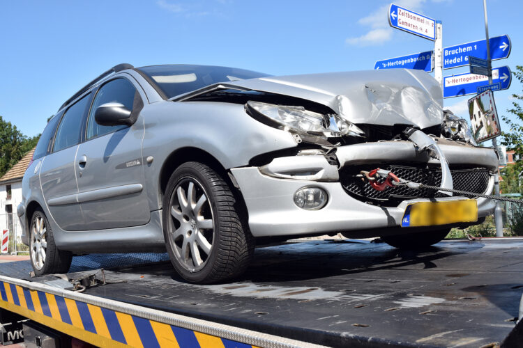 Opnieuw twee auto’s op elkaar gebotst op kruising in Bruchem