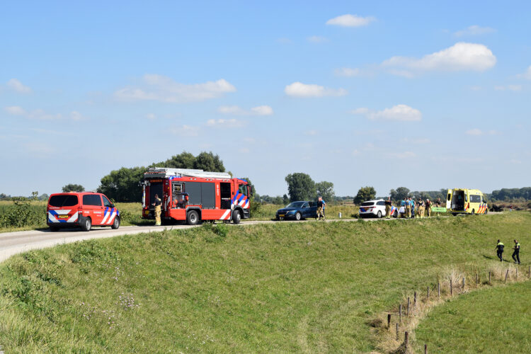 Motorrijder gewond bij val van Hoenzadrielsedijk tijdens rijexamen