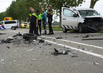 Drie gewonden bij frontale aanrijding op N267 bij Andel