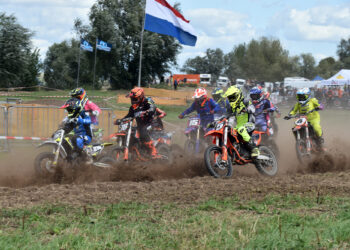 Tiende editie motorcross uiterwaarden Zaltbommel trekt 170 deelnemers