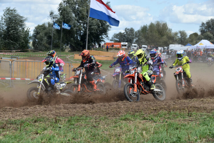 Tiende editie motorcross uiterwaarden Zaltbommel trekt 170 deelnemers