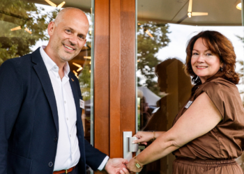 Altena officieel geopend, belangstellenden konden meekijken tijdens open huis